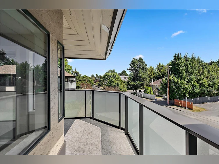 311-3900 Shelbourne Street, Saanich, BC, V8P 4H8 - 25