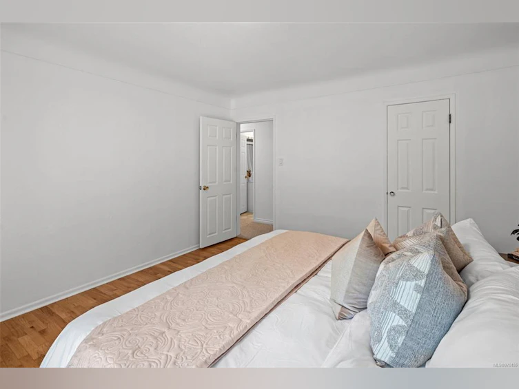 2405 Alpine Crescent, Saanich, BC, V8N 4B5 - 27