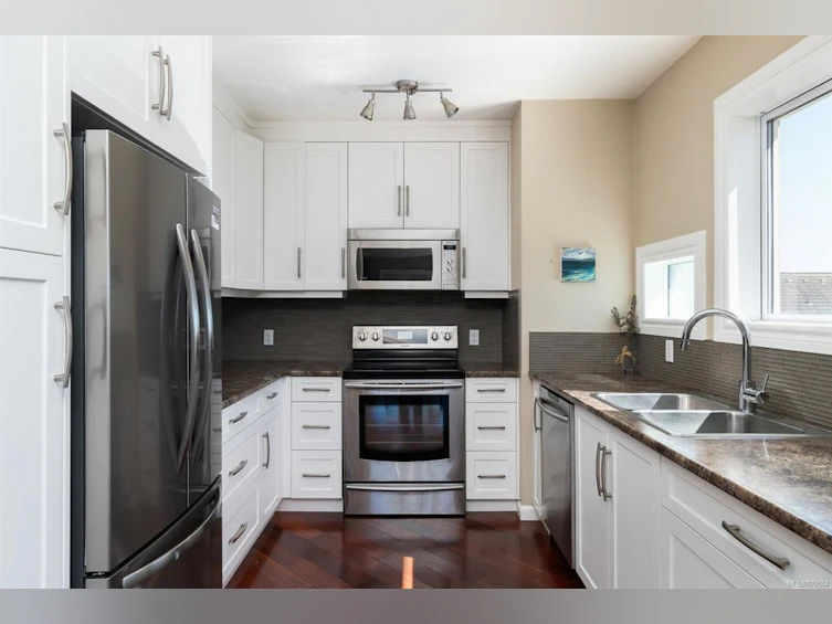 621-50 Songhees Road, Victoria, BC, V9A 7J4 - 4