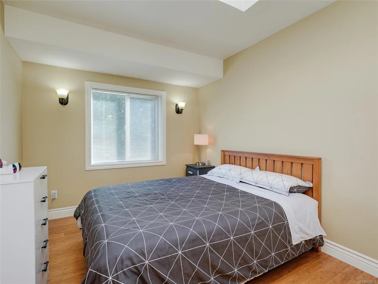 3961 Cherrilee Crescent, Saanich, BC, V8N 1R7 - 13