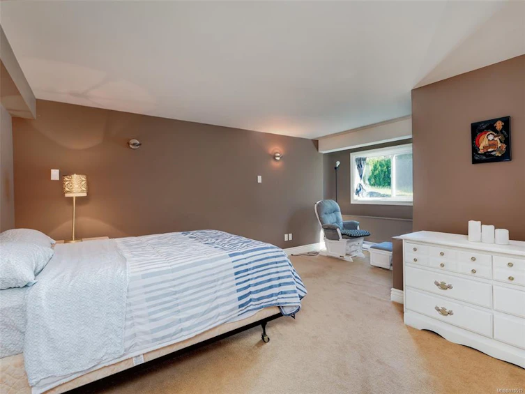 3961 Cherrilee Crescent, Saanich, BC, V8N 1R7 - 14