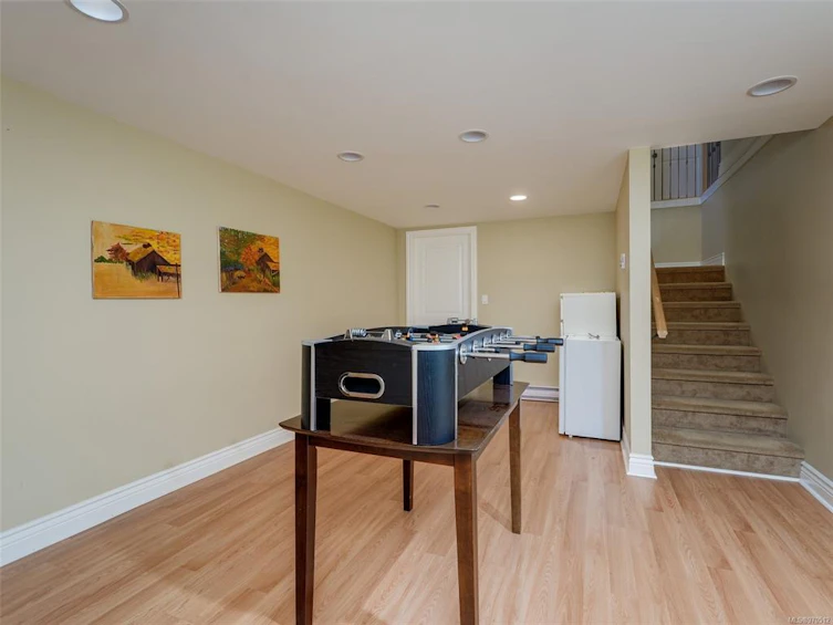 3961 Cherrilee Crescent, Saanich, BC, V8N 1R7 - 15