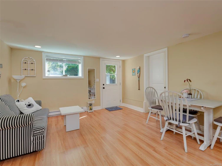 3961 Cherrilee Crescent, Saanich, BC, V8N 1R7 - 17