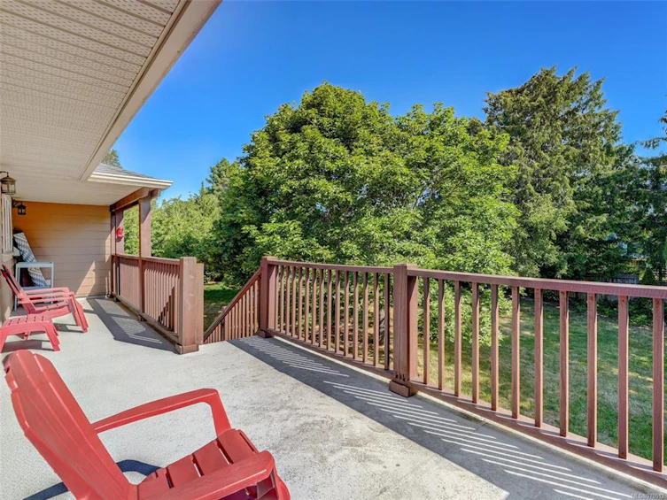 3961 Cherrilee Crescent, Saanich, BC, V8N 1R7 - 22