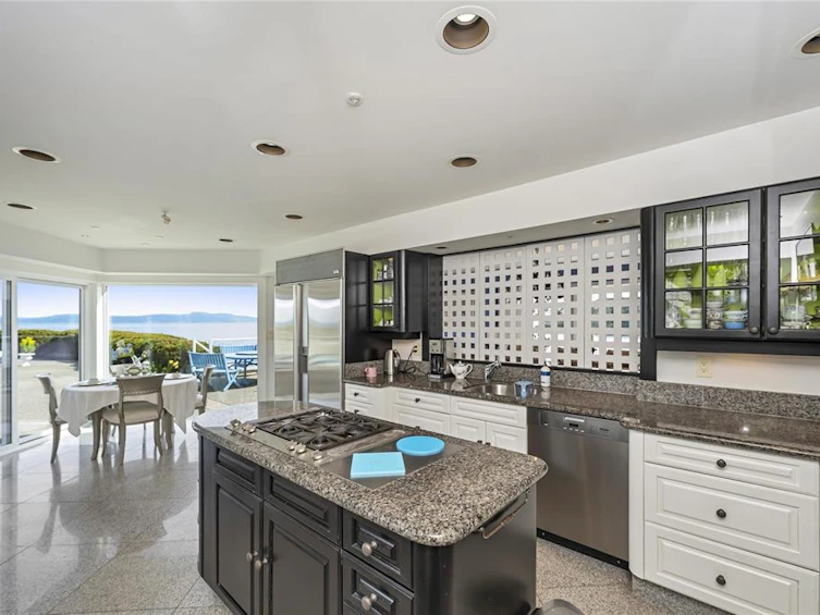 4035 Locarno Lane, Saanich, BC, V8N 3Z9 - 29