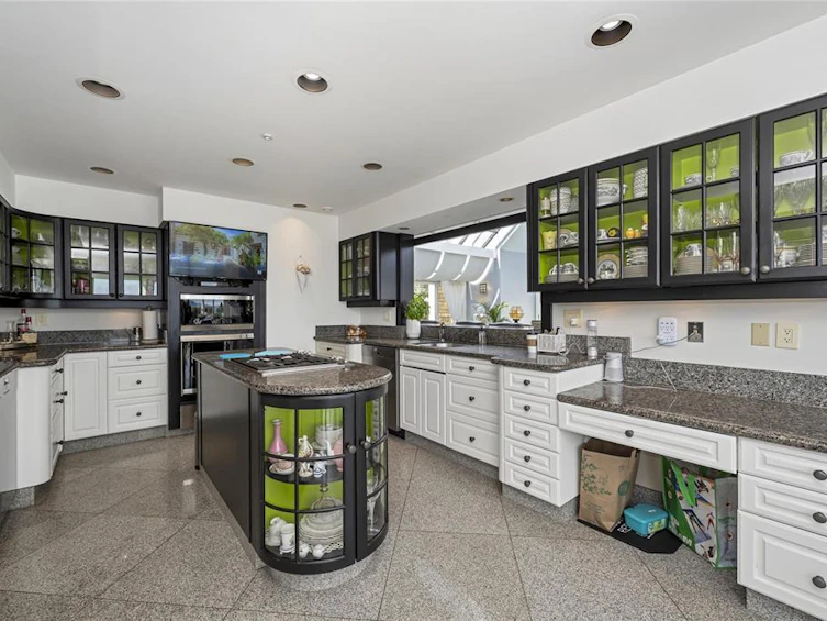 4035 Locarno Lane, Saanich, BC, V8N 3Z9 - 30