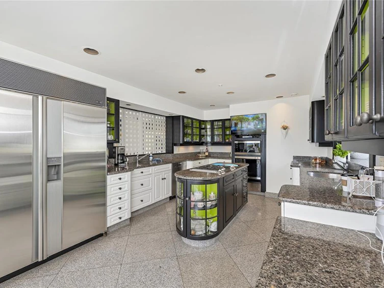 4035 Locarno Lane, Saanich, BC, V8N 3Z9 - 32