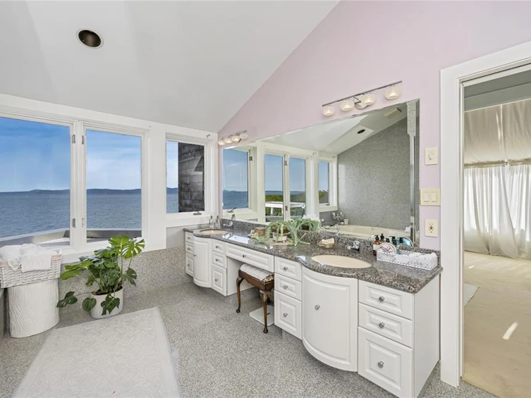 4035 Locarno Lane, Saanich, BC, V8N 3Z9 - 51