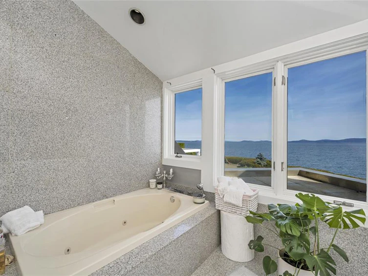 4035 Locarno Lane, Saanich, BC, V8N 3Z9 - 52