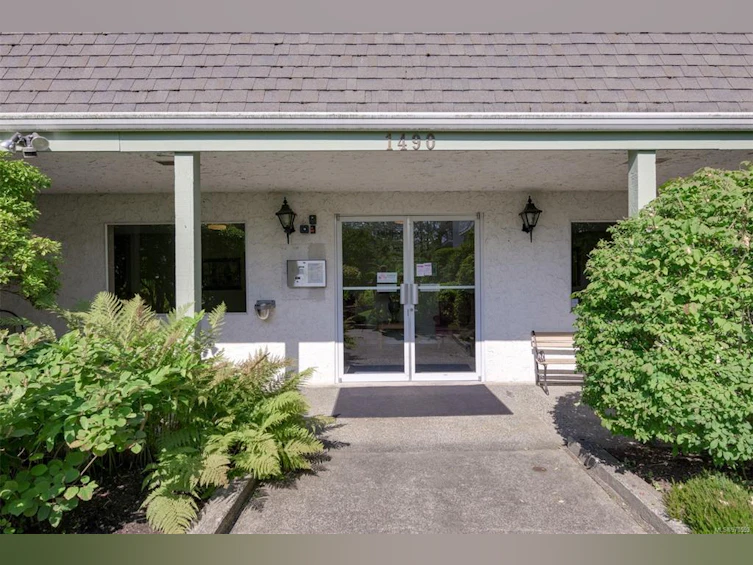 408-1490 Garnet Road, Saanich, BC, V8P 5L1 - 32