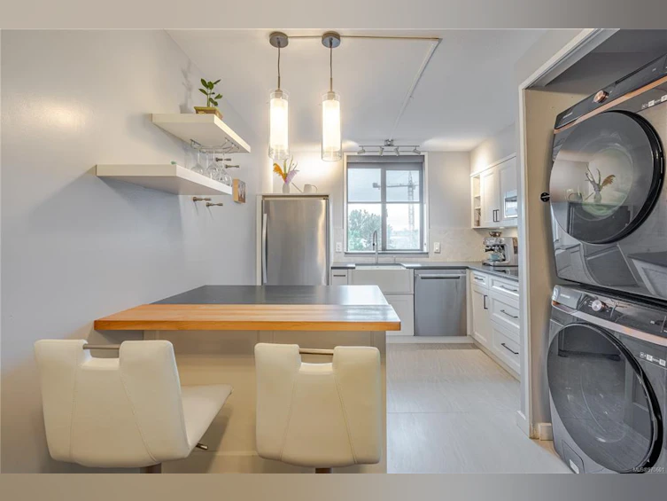 604-1034 Johnson Street, Victoria, BC, V8V 3N7 - 9