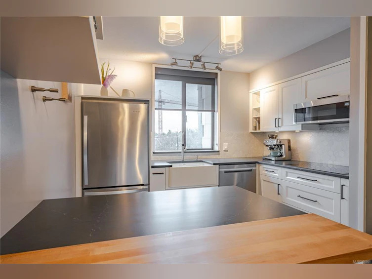 604-1034 Johnson Street, Victoria, BC, V8V 3N7 - 10
