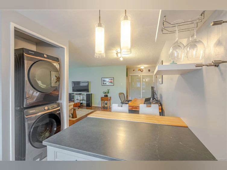 604-1034 Johnson Street, Victoria, BC, V8V 3N7 - 12