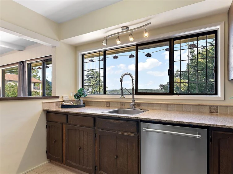 2036 Neptune Road, North Saanich, BC, V8L 5J5 - 3