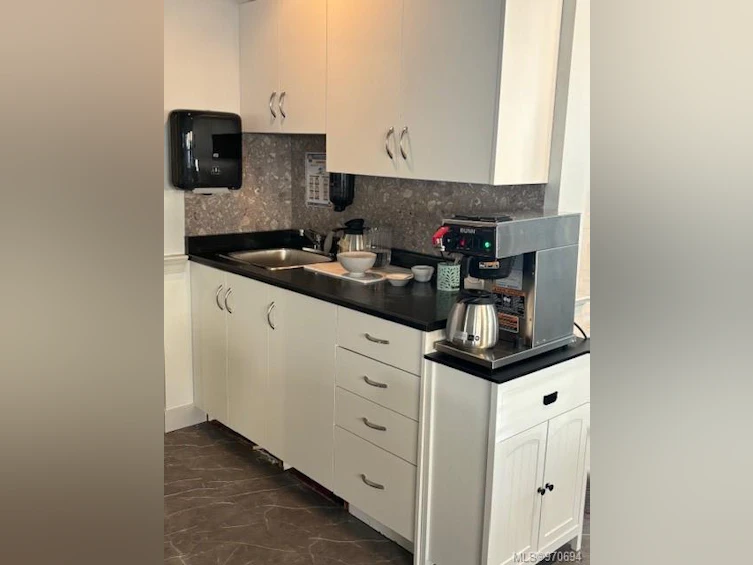 305-1070 Southgate Street, Victoria, BC, V8V 2Z2 - 29