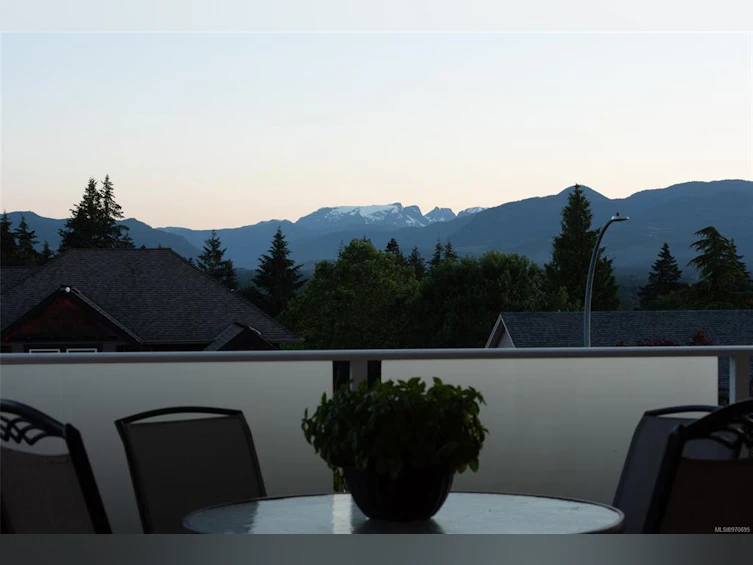 940 View Avenue, Courtenay, BC, V9N 5R2 - 5