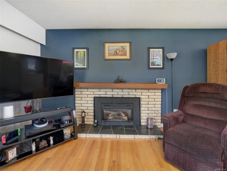 1625 Alderwood Street, Saanich, BC, V8N 1G8 - 5