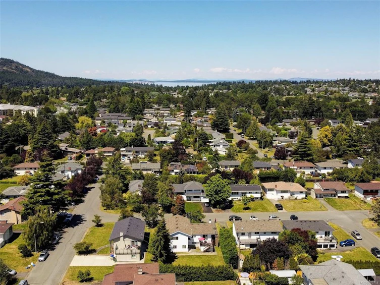 1625 Alderwood Street, Saanich, BC, V8N 1G8 - 43
