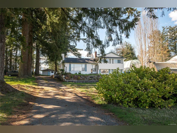 7997 N Island Highway, Black Creek, BC, V9J 1G9 - 5