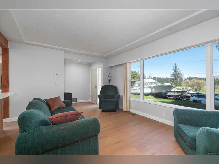 7997 N Island Highway, Black Creek, BC, V9J 1G9 - 9