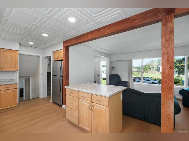 7997 N Island Highway, Black Creek, BC, V9J 1G9 - 13