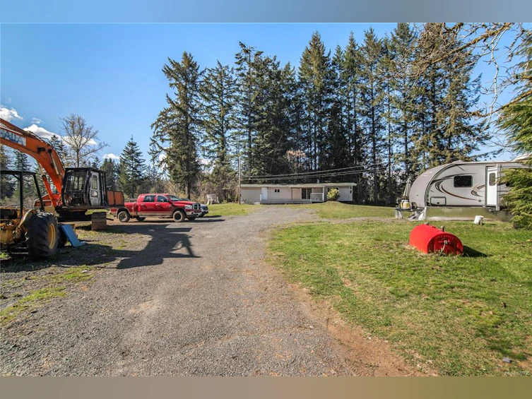 7997 N Island Highway, Black Creek, BC, V9J 1G9 - 42