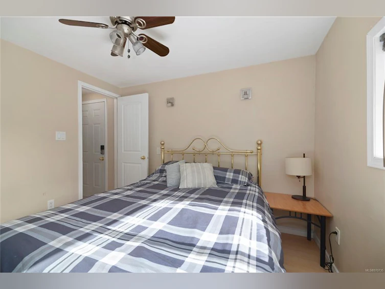 7997 N Island Highway, Black Creek, BC, V9J 1G9 - 52