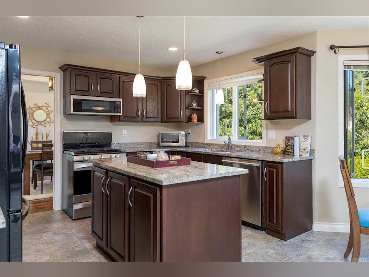 5199 Walema Court, Saanich, BC, V8Y 2T7 - 20