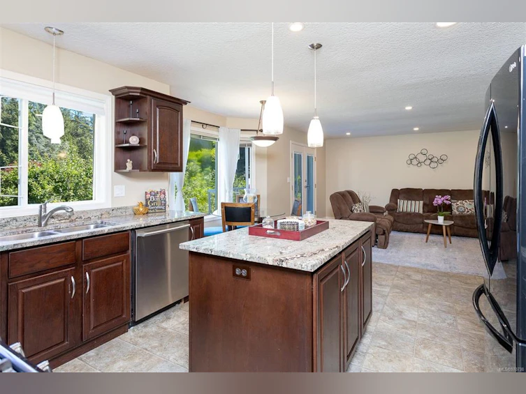 5199 Walema Court, Saanich, BC, V8Y 2T7 - 21