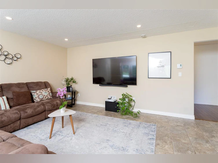 5199 Walema Court, Saanich, BC, V8Y 2T7 - 26