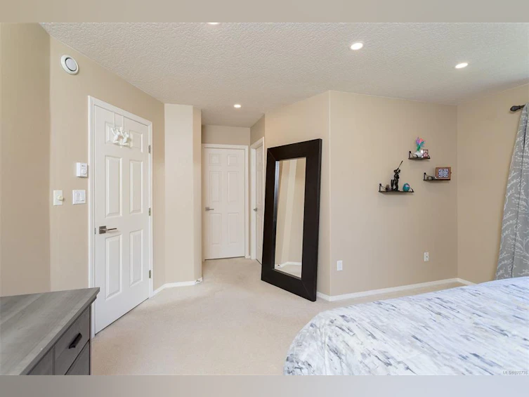 5199 Walema Court, Saanich, BC, V8Y 2T7 - 30