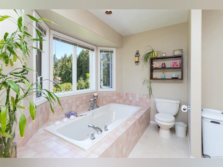 5199 Walema Court, Saanich, BC, V8Y 2T7 - 33