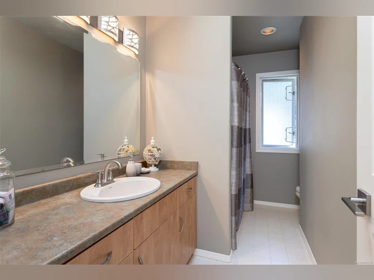 5199 Walema Court, Saanich, BC, V8Y 2T7 - 36