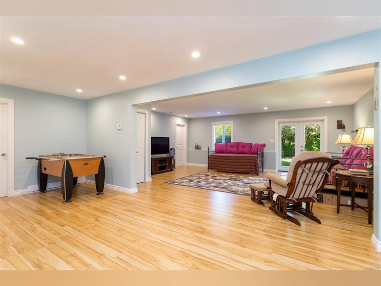 5199 Walema Court, Saanich, BC, V8Y 2T7 - 52