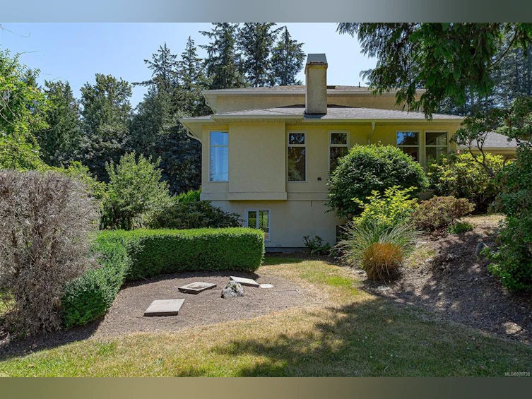 5199 Walema Court, Saanich, BC, V8Y 2T7 - 70