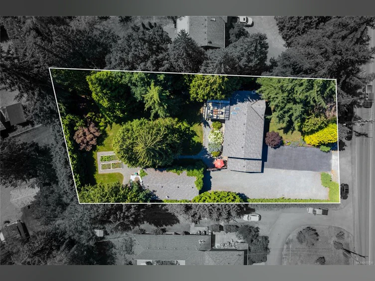 2267 Jingle Pot Road, Nanaimo, BC, V9R 6W2 - 2