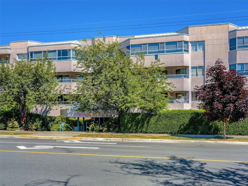 407 - 1100 Union Road, Saanich BC V8P 2J3