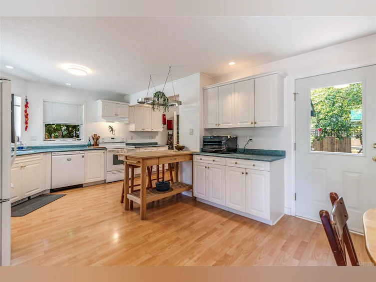 490 Miller Place, Qualicum Beach, BC, V9K 2A4 - 21