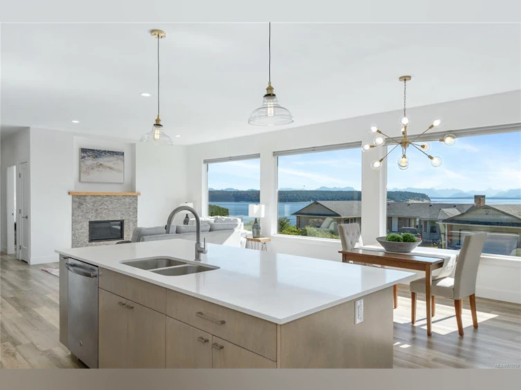 1349 Galerno Road, Campbell River, BC, V9W 1J8 - 11