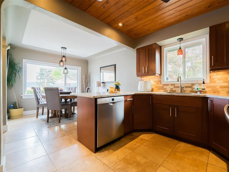 2725 Departure Bay Road, Nanaimo, BC, V9S 3W9 - 9