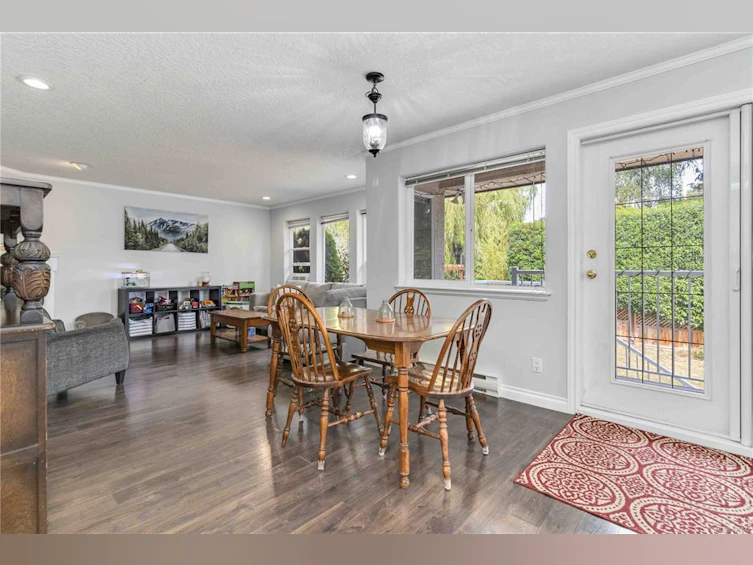 2631 Capital Heights, Victoria, BC, V8T 3M1 - 7