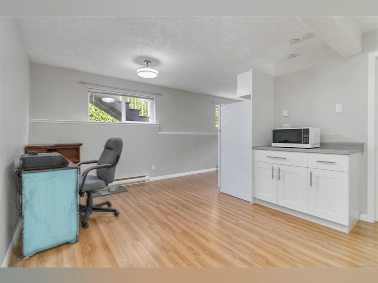 2631 Capital Heights, Victoria, BC, V8T 3M1 - 16