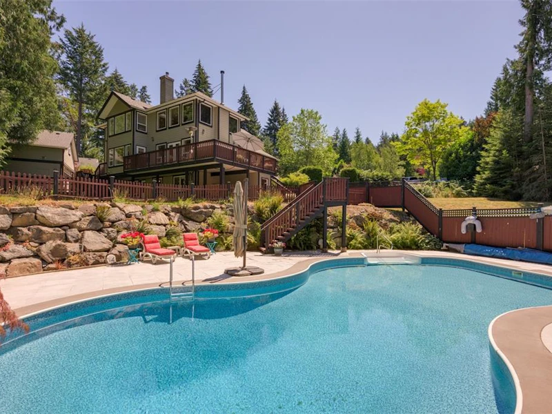 1070 River Road, Highlands BC V9B 6K2