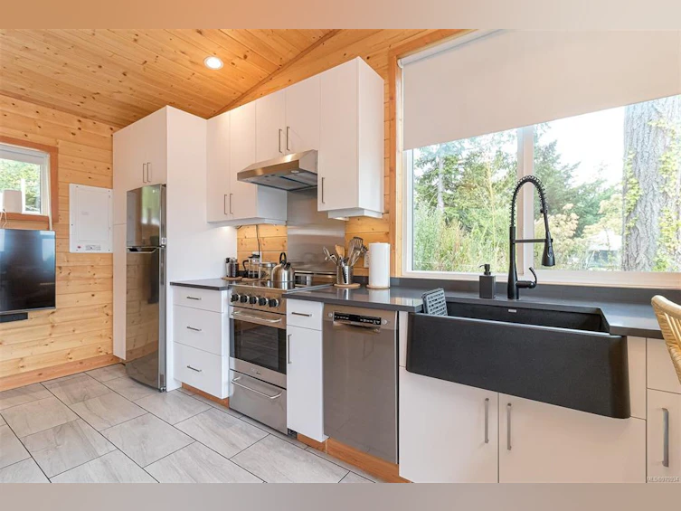 7124 W Grant Road, Sooke, BC, V9Z 0N6 - 36