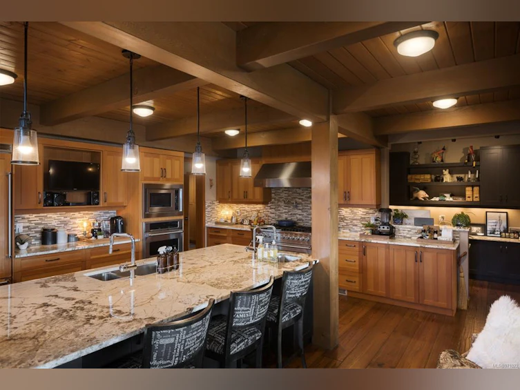 1563 Mt. Newton Cross Road, Central Saanich, BC, V8M 1L1 - 6