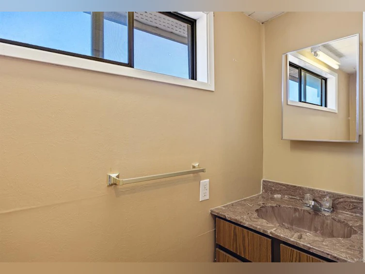 492 S Mcphedran Road, Campbell River, BC, V9W 5K5 - 8