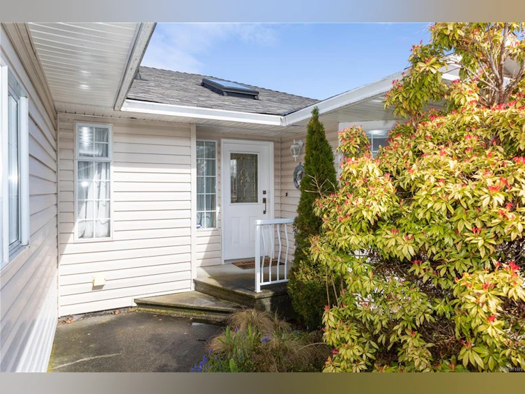 700 Georgia Drive, Campbell River, BC, V9H 1R8 - 3