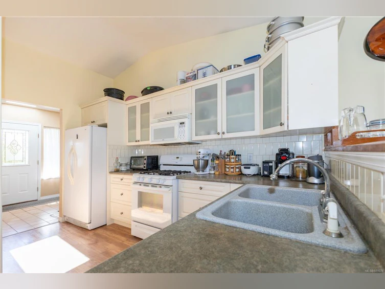 700 Georgia Drive, Campbell River, BC, V9H 1R8 - 10