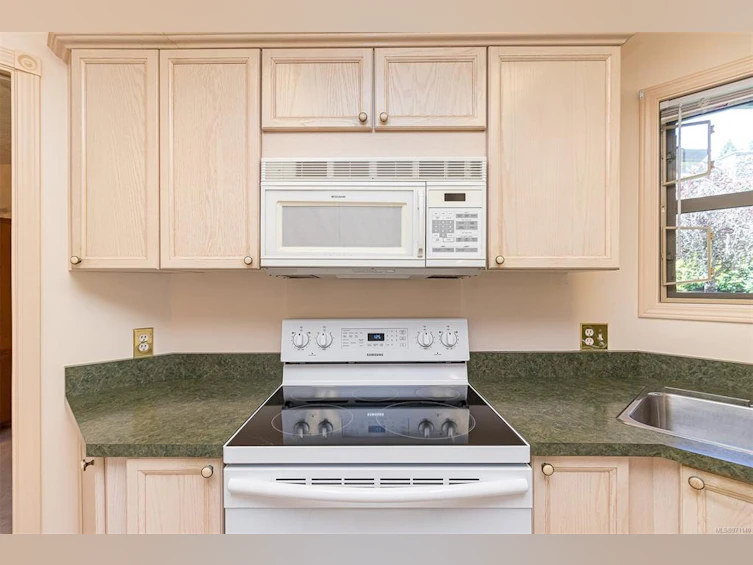 25-500 Marsett Place, Saanich, BC, V8Z 7J1 - 4