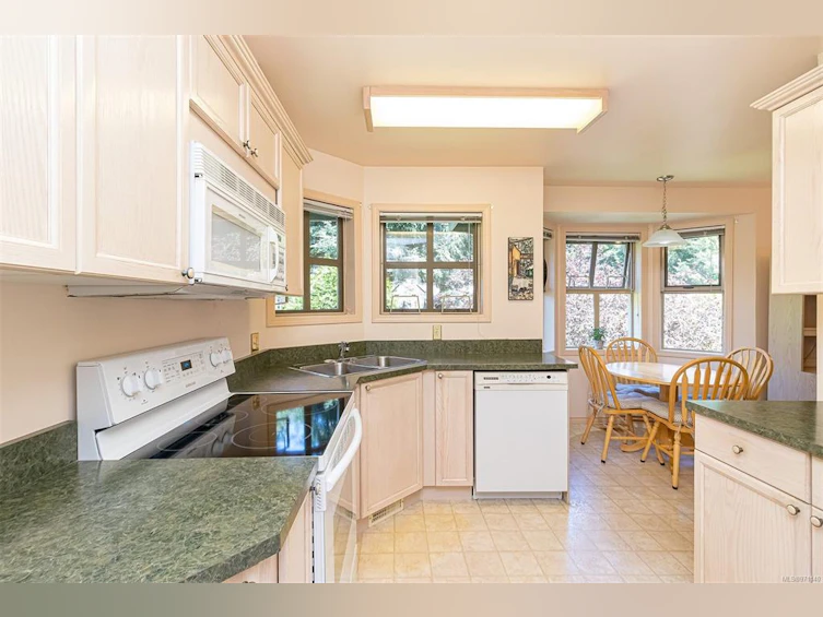 25-500 Marsett Place, Saanich, BC, V8Z 7J1 - 5